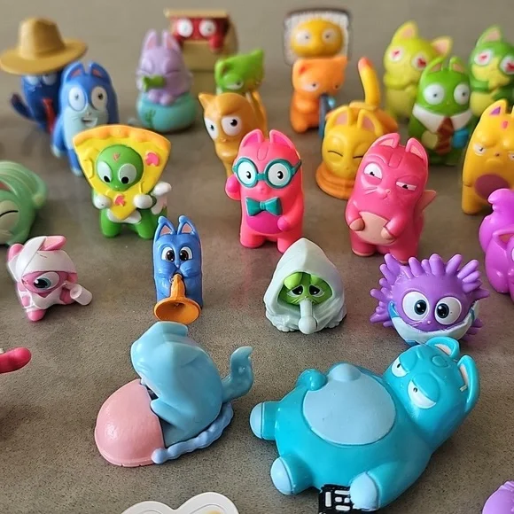 ✨️SOLD✨️Lost Kitties Collection x37 Lot - Picture 3 of 10